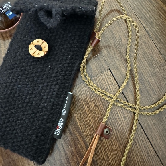 KARÜN Unisex Puelo Sunglasses (with case + sunglass strap) - Picture 10 of 12